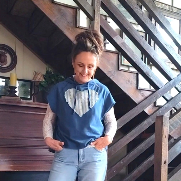 Applique Heart On Women's Avia Short Sleeve Hoodie | Sz Medium - Picture 7 of 7